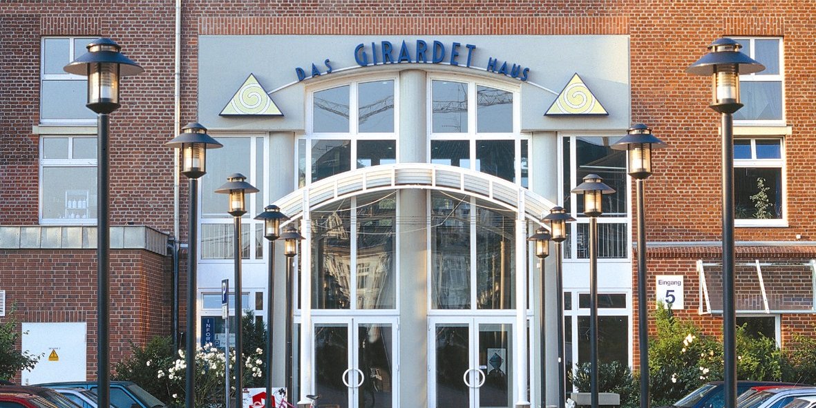 Girardethaus, Frontansicht Haupteingang