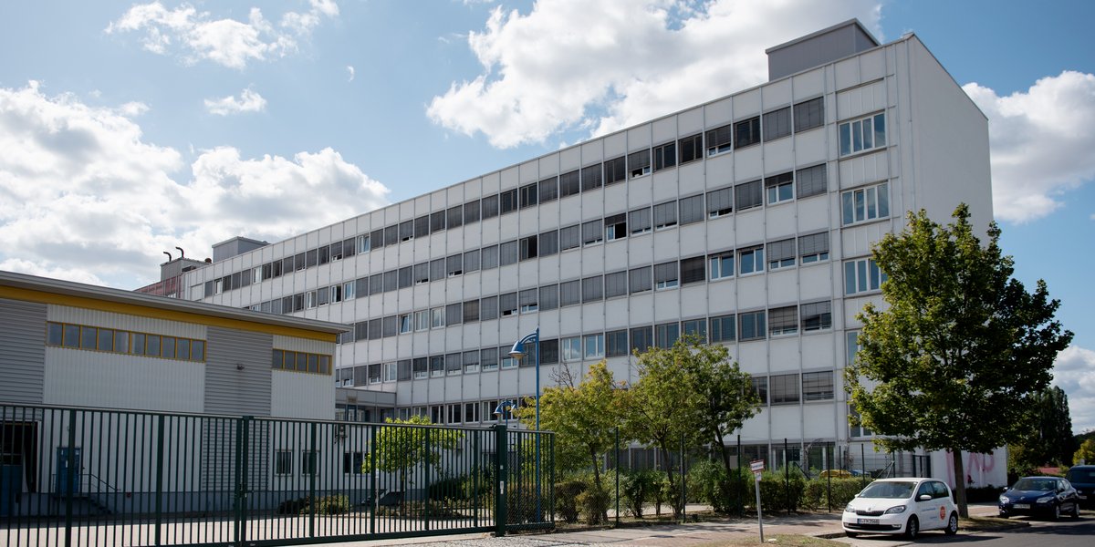 Bürohaus_Rhinstraße_Außenansicht_1
